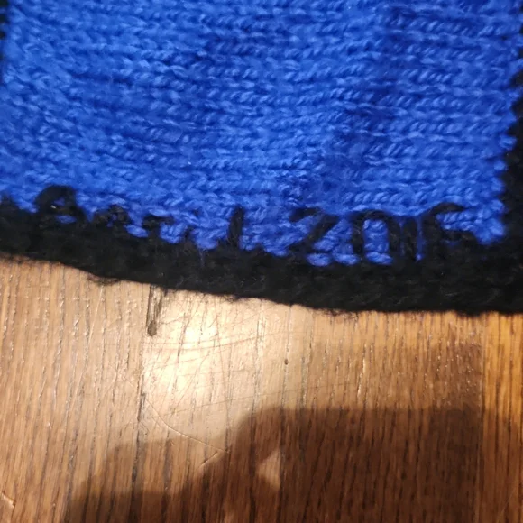 Knitted block color blanket - Picture 2 of 3